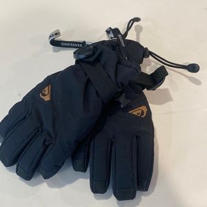 Quicksilver Girls Ski Gloves. Size small